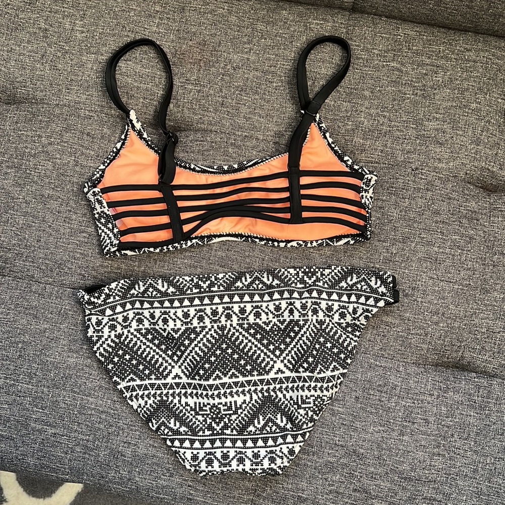 Bikini Set - Picture 2 of 2